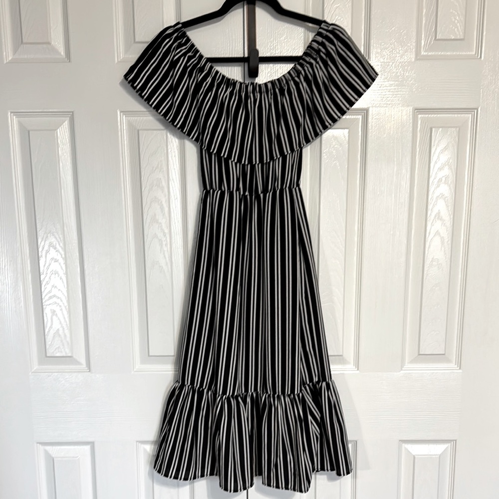 2 for $20✨Como Vintage Striped Off-Shoulder Midi Dress | Size Small - Picture 2 of 6